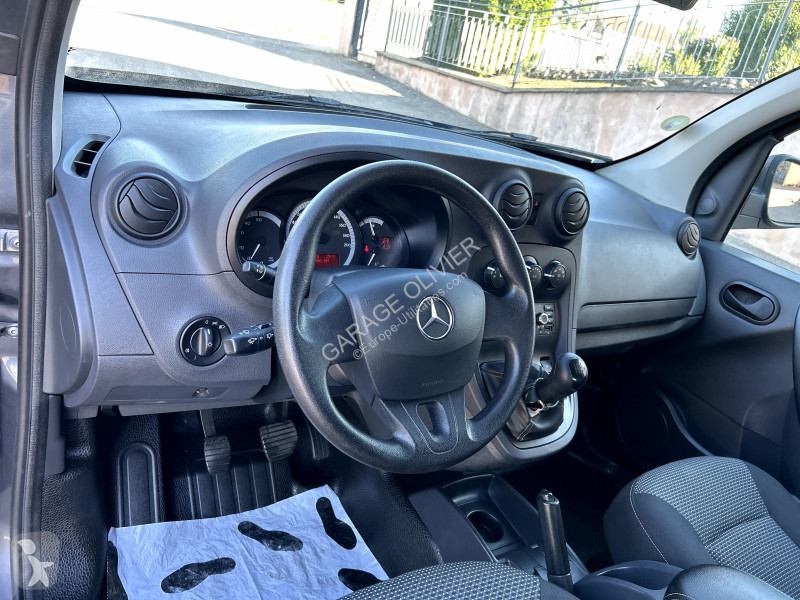 Véhicule utilitaire Mercedes Compact 109 1.5...