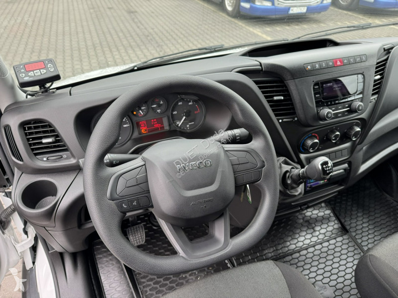 Veicolo commerciale Iveco 35S16 V