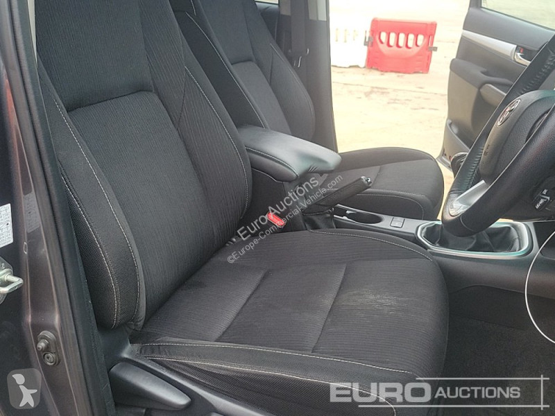 Furgoneta Toyota Hilux