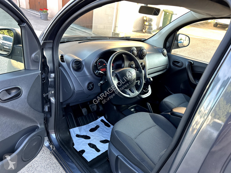 Véhicule utilitaire Mercedes Compact 109 1.5...
