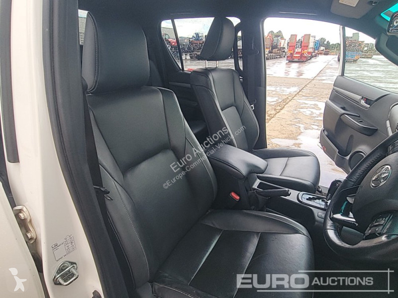 Véhicule utilitaire Toyota Hilux