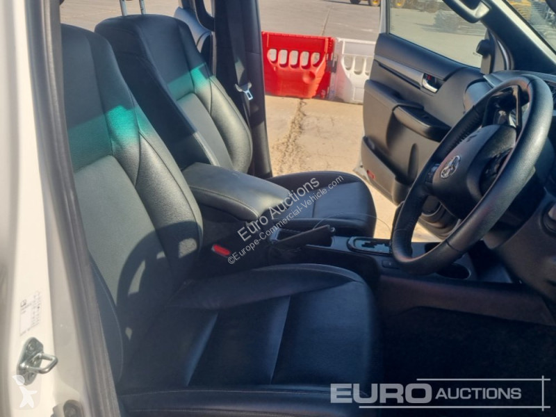 Furgoneta Toyota Hilux