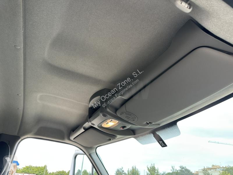 عربة نفعية Renault 2.3 DCI 150