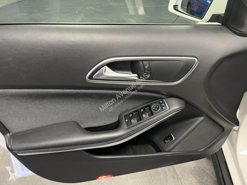 عربة نفعية Mercedes GLA 180  Inspiration