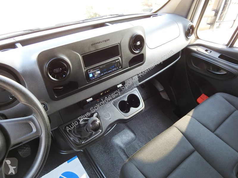عربة نفعية Mercedes 23S18 DAILY