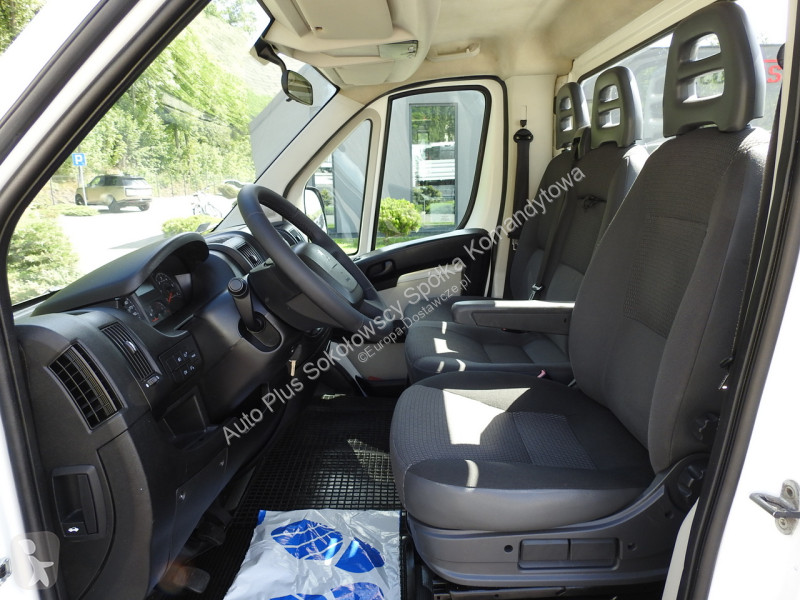 Samochód dostawczy Peugeot  BOXER