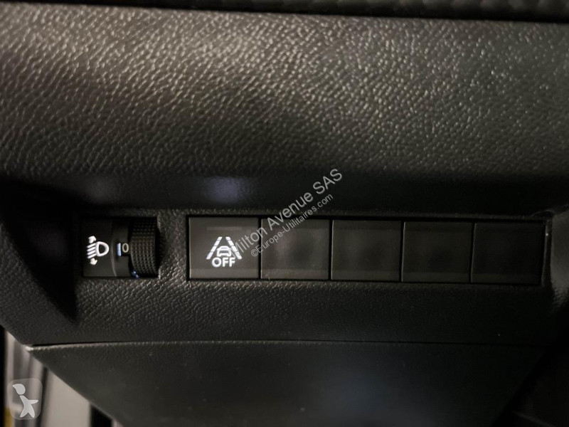 عربة نفعية Peugeot 2008 1.5 BlueHDi - 130 - BV...