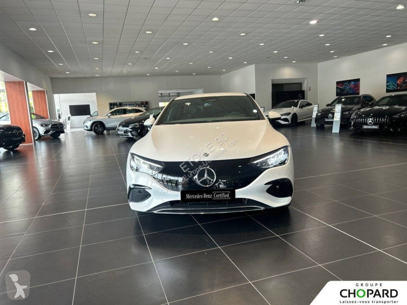 عربة نفعية Mercedes EQE 300