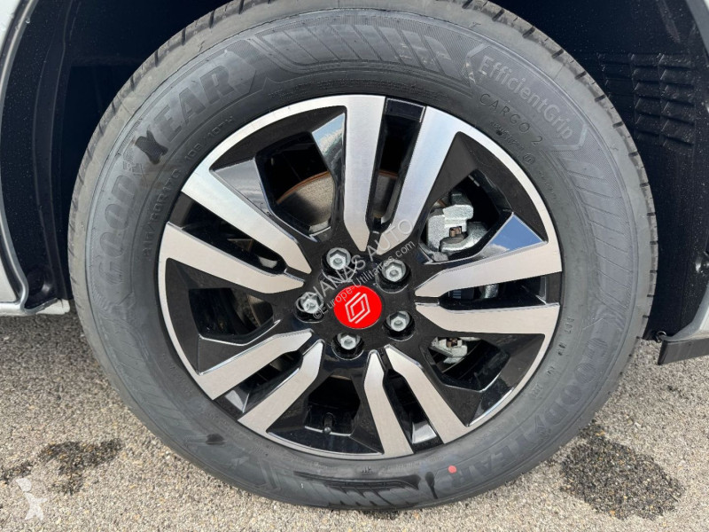 Véhicule utilitaire Renault L2H1 3T BLUE DCI...