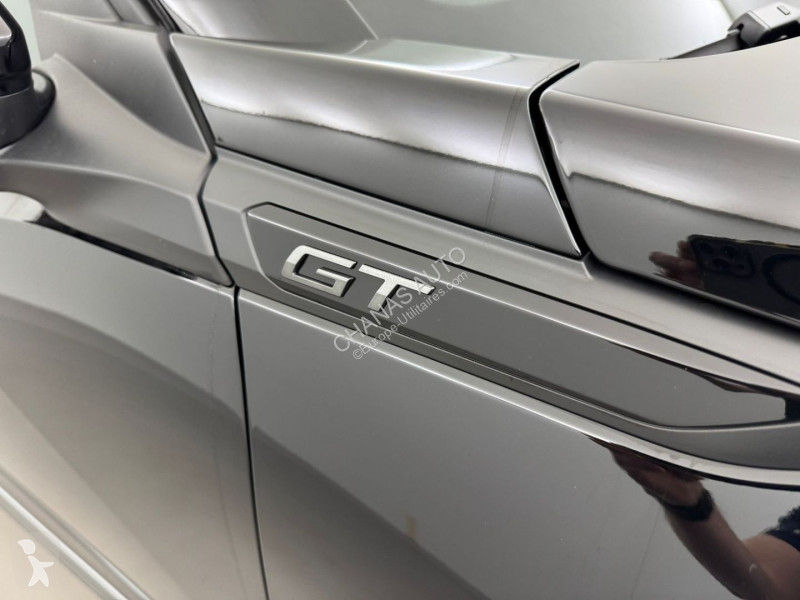 Véhicule utilitaire Peugeot 1.2 Hybrid 145 GT...