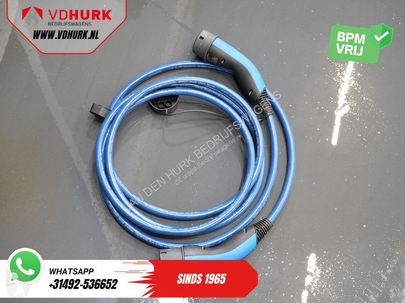 Véhicule utilitaire Ford Trend 330 km WLTP 218...