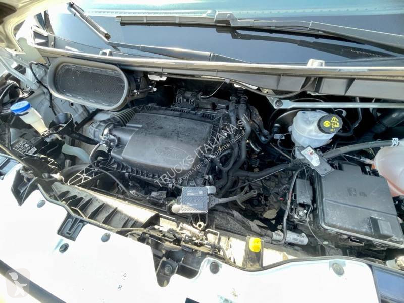 Véhicule utilitaire Ford