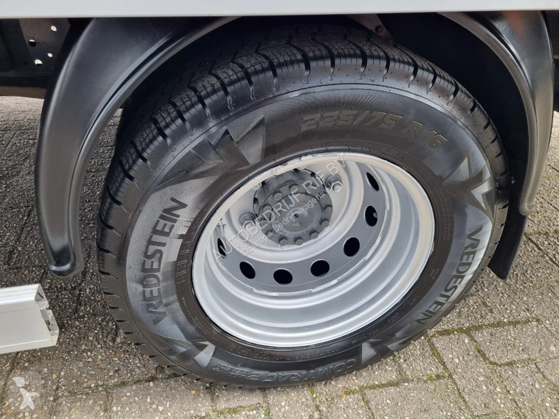 Furgoneta Iveco 70C18 3.0D Koffer 1000kg LBW...