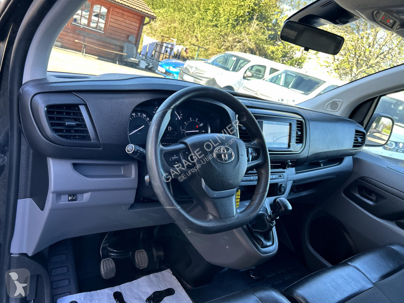 Véhicule utilitaire Toyota Proace Médium 1.5...