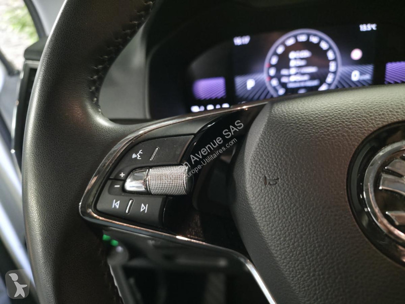 Samochód dostawczy Skoda KAROQ 2.0 TDI SCR -...