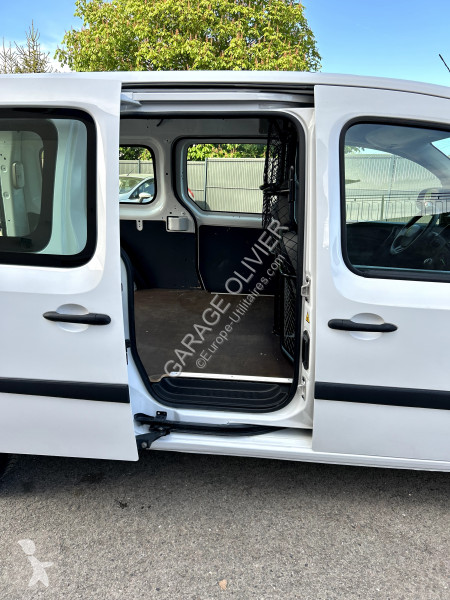 Лекотоварен автомобил Renault Maxi Grand Volume...