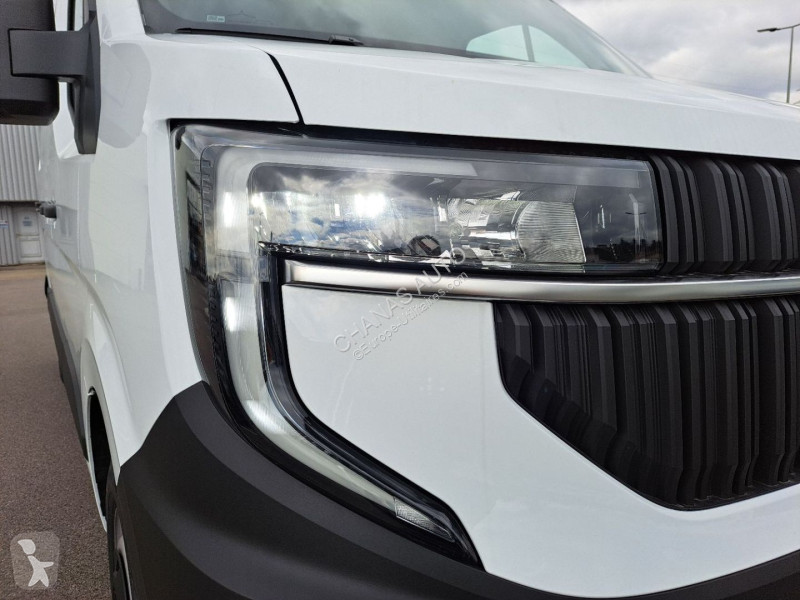 Furgoneta Renault 3T5 L2H2 BLUE DCI 150