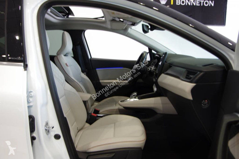 Samochód dostawczy Renault (2) Initiale Paris...