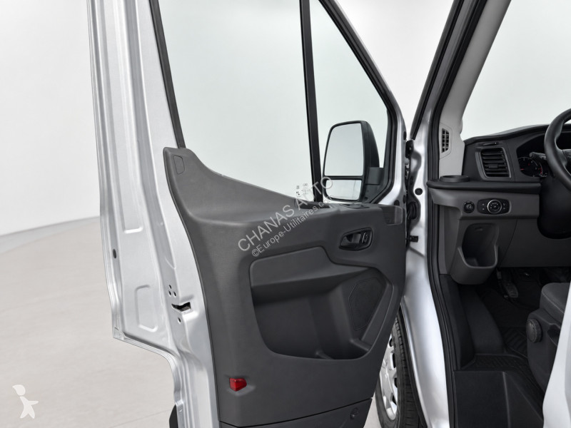 Коммерческий автомобиль Ford 350 L3H2 2.0...