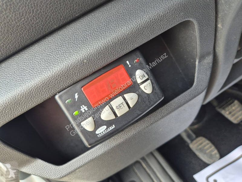 Лекотоварен автомобил Renault Master 2.3 -...