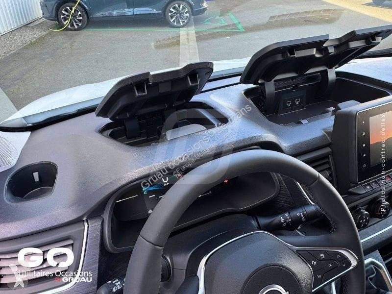 Samochód dostawczy Nissan