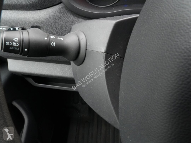 Véhicule utilitaire Opel 140PK