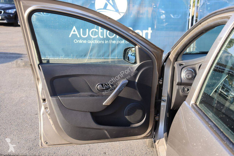 عربة نفعية Dacia