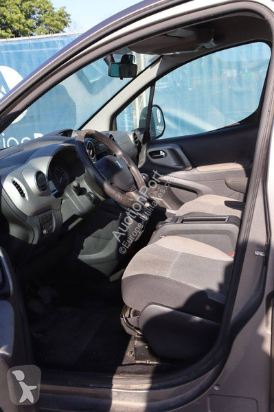 Véhicule utilitaire Peugeot