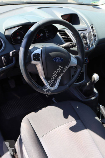 عربة نفعية Ford