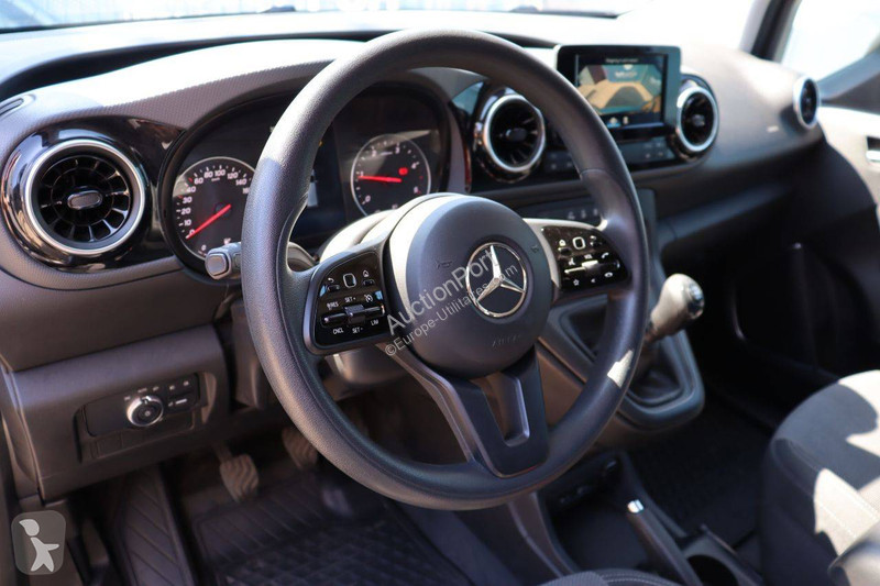 Mercedes 110CDI van