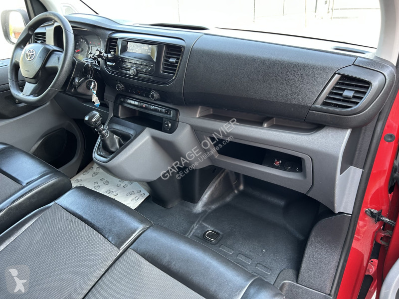 Véhicule utilitaire Toyota Proace Médium 2.0...