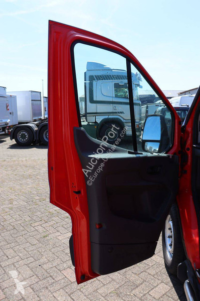 Véhicule utilitaire Ford