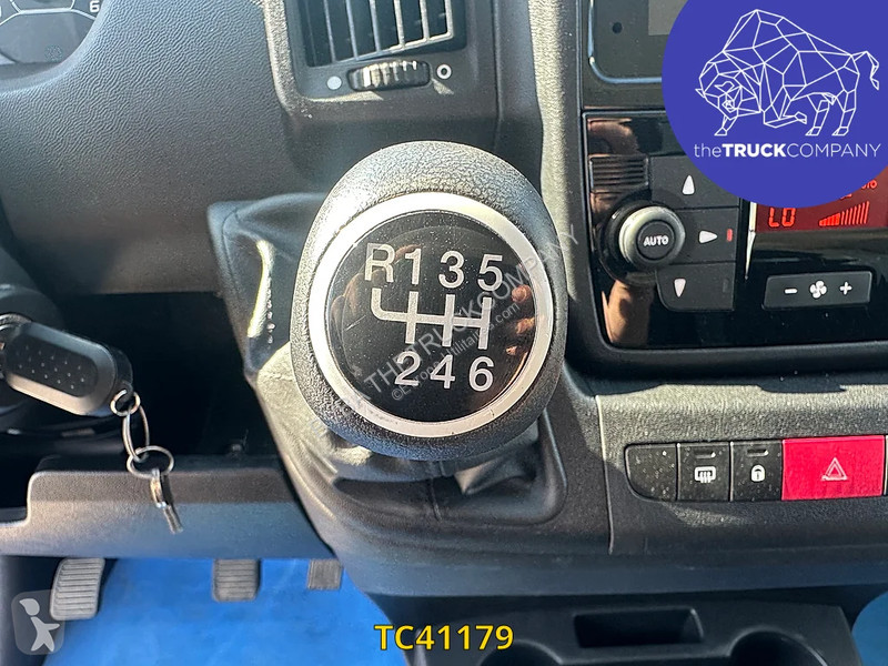 Véhicule utilitaire Peugeot 2.2 HDI