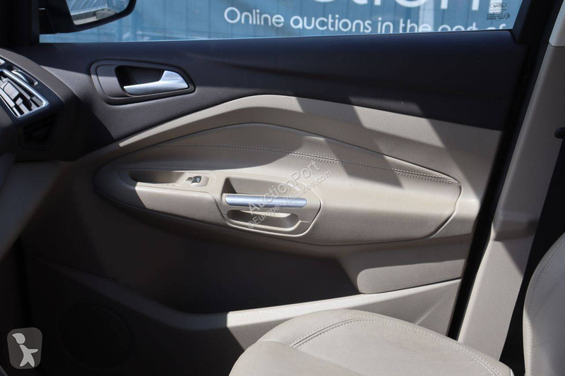 Véhicule utilitaire Ford Grand