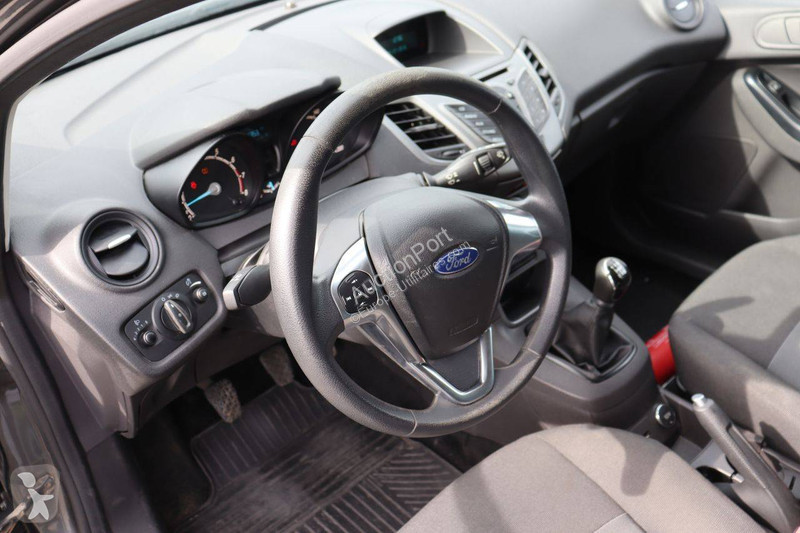 Véhicule utilitaire Ford