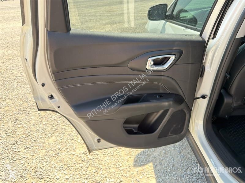 Лекотоварен автомобил Jeep 1.3