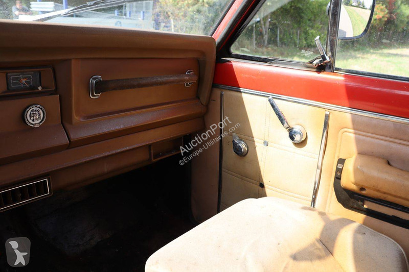 Furgoneta Jeep Chief