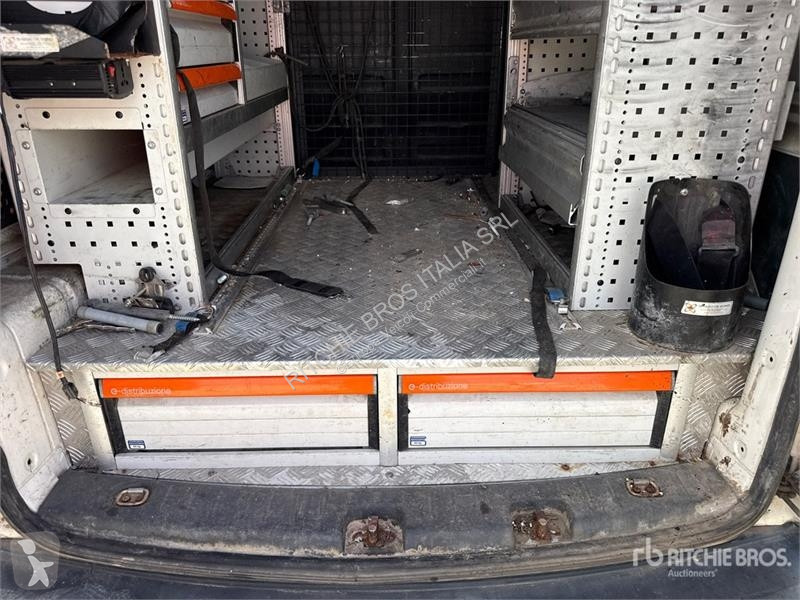 Комерційні автомобілі Volkswagen Cargo Van