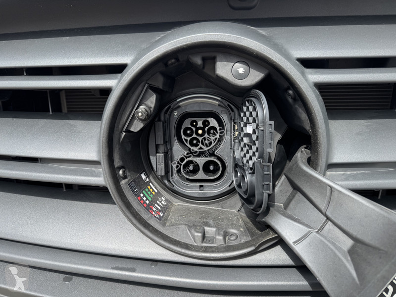 Лекотоварен автомобил Mercedes 314 Pro 81kWh...