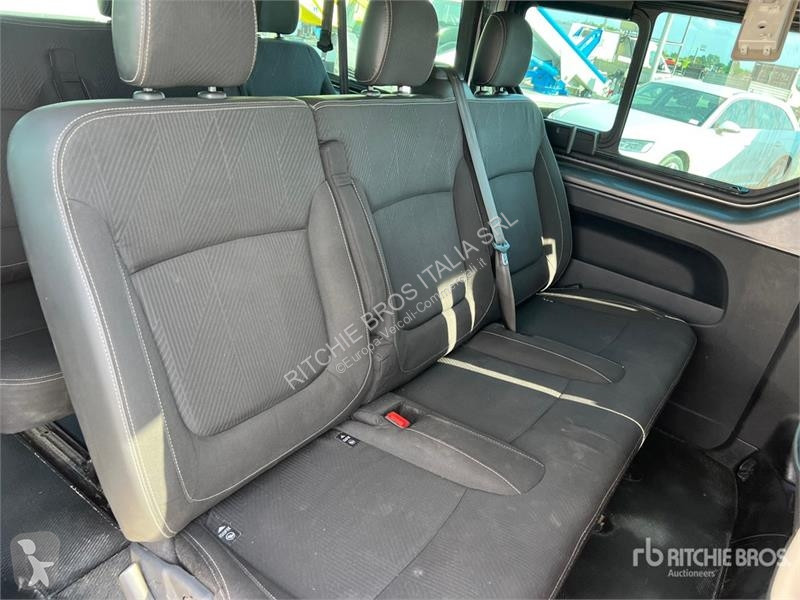 Veículo utilitário Renault 9 Passenger Van