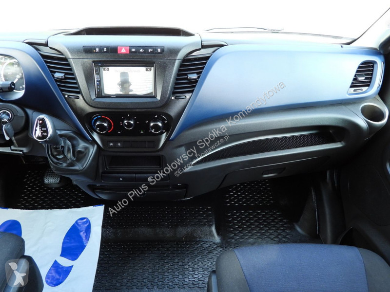 Veículo utilitário Iveco 35S14 DAILY