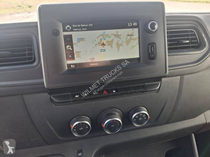 Véhicule utilitaire Renault 2.3 DCI 145