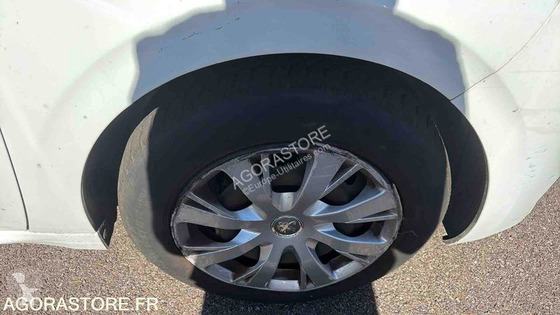 Samochód dostawczy Peugeot 208