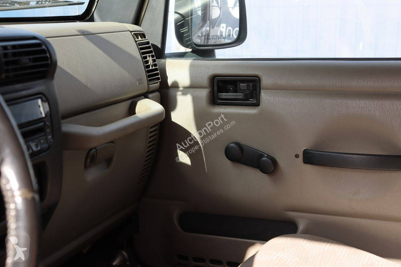 عربة نفعية Jeep