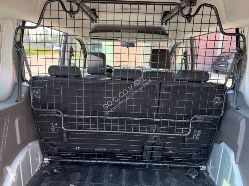 Véhicule utilitaire Ford