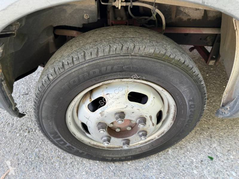 Véhicule utilitaire Iveco 35C09