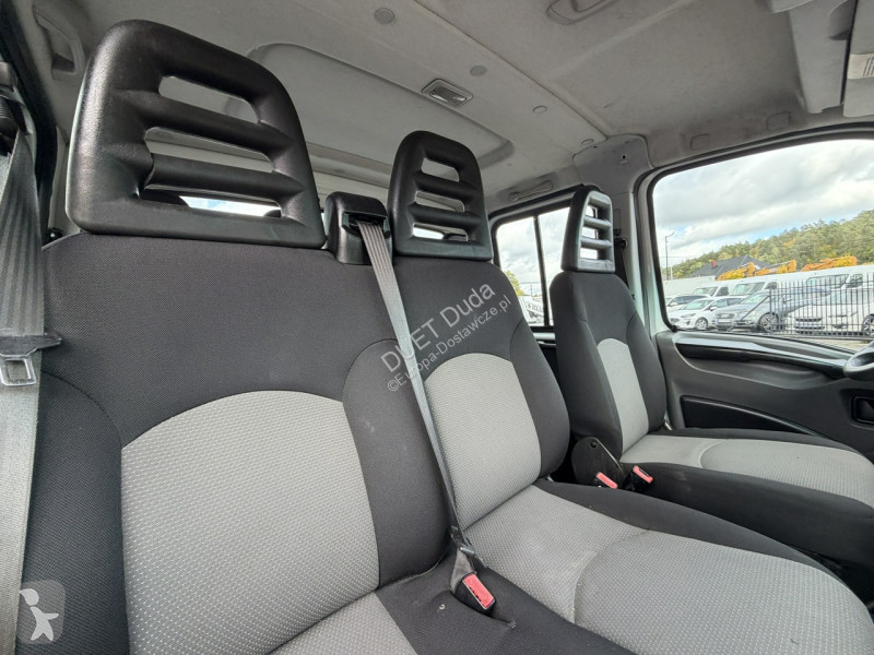 Véhicule utilitaire Iveco 70C18 V H