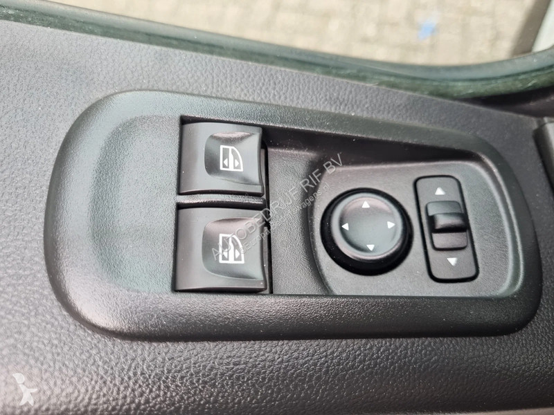 Véhicule utilitaire Renault 2.3 DCI Hoogwerker...