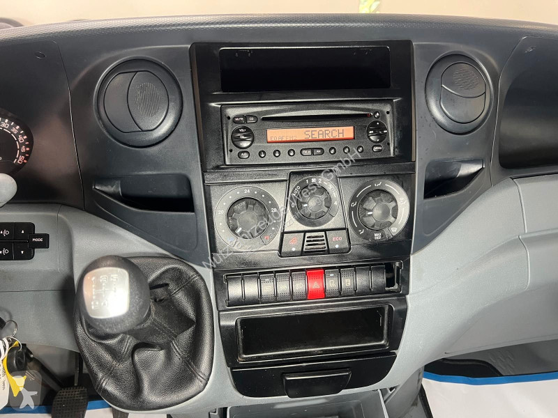 Véhicule utilitaire Iveco...