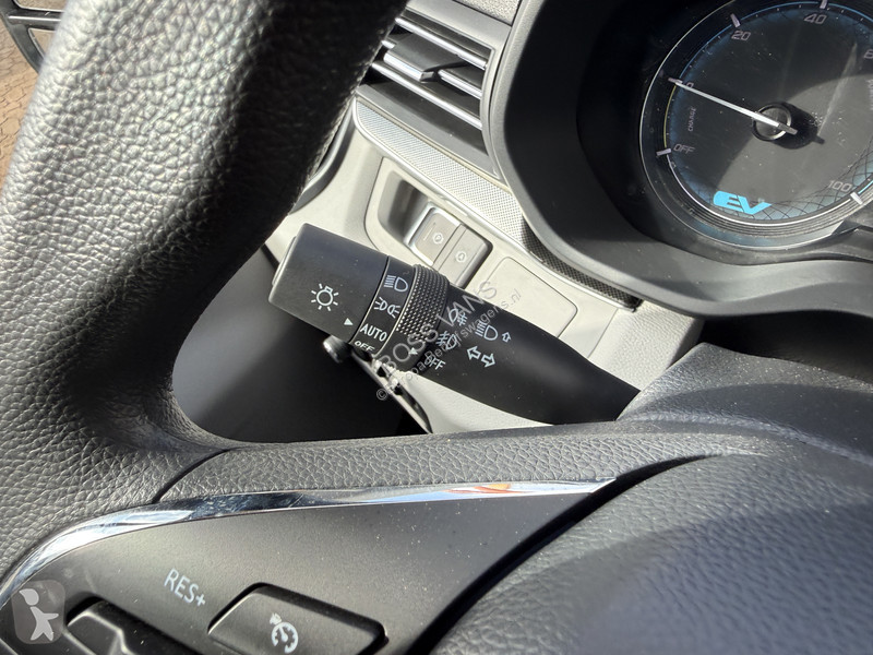 Véhicule utilitaire Maxus e 9 72kWh 204PK e 9